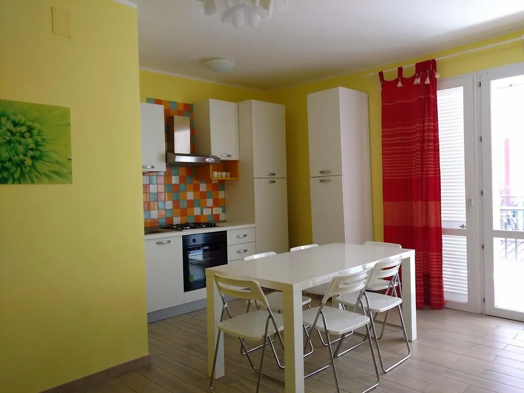 Icaro Apartment Letojanni